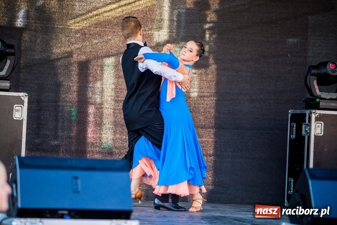 Zdjęcie w galerii na portalu naszraciborz.pl: Pożegnanie lata z MDK na raciborskim rynku wiadomości z regionu
