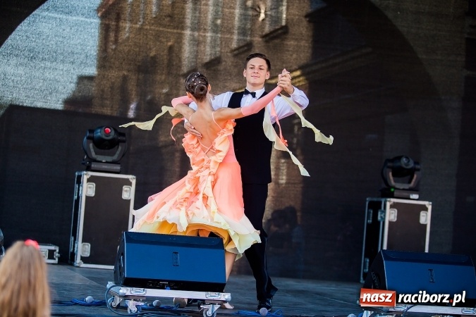 Zdjęcie w galerii na portalu naszraciborz.pl: Pożegnanie lata z MDK na raciborskim rynku wiadomości z regionu
