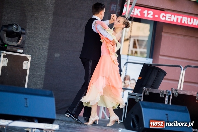 Zdjęcie w galerii na portalu naszraciborz.pl: Pożegnanie lata z MDK na raciborskim rynku wiadomości z regionu