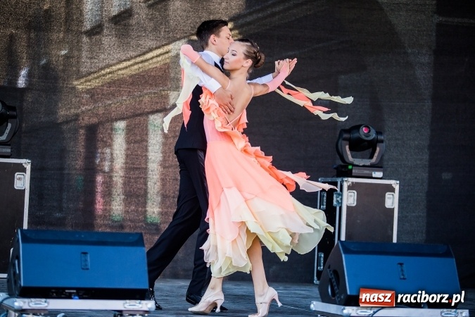 Zdjęcie w galerii na portalu naszraciborz.pl: Pożegnanie lata z MDK na raciborskim rynku wiadomości z regionu