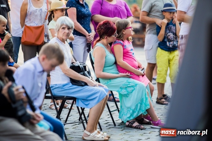 Zdjęcie w galerii na portalu naszraciborz.pl: Pożegnanie lata z MDK na raciborskim rynku wiadomości z regionu