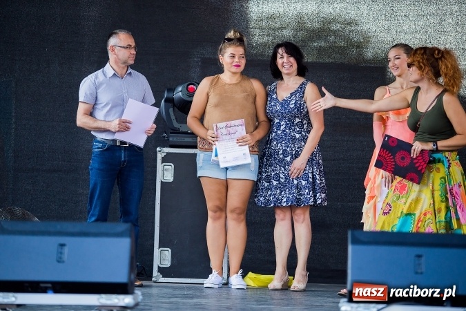 Zdjęcie w galerii na portalu naszraciborz.pl: Pożegnanie lata z MDK na raciborskim rynku wiadomości z regionu