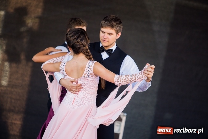 Zdjęcie w galerii na portalu naszraciborz.pl: Pożegnanie lata z MDK na raciborskim rynku wiadomości z regionu