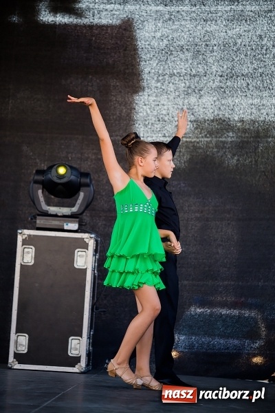 Zdjęcie w galerii na portalu naszraciborz.pl: Pożegnanie lata z MDK na raciborskim rynku wiadomości z regionu