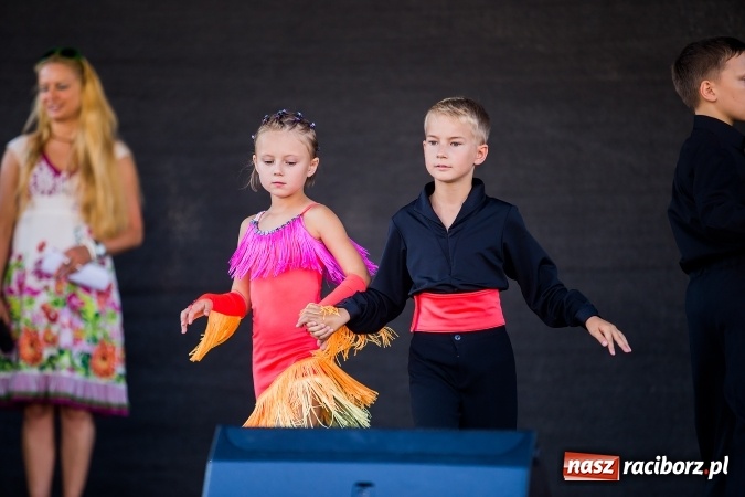 Zdjęcie w galerii na portalu naszraciborz.pl: Pożegnanie lata z MDK na raciborskim rynku wiadomości z regionu