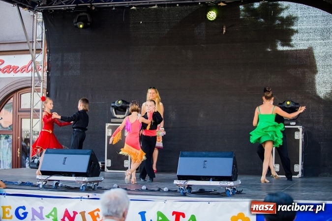 Zdjęcie w galerii na portalu naszraciborz.pl: Pożegnanie lata z MDK na raciborskim rynku wiadomości z regionu