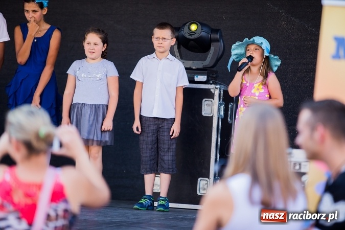 Zdjęcie w galerii na portalu naszraciborz.pl: Pożegnanie lata z MDK na raciborskim rynku wiadomości z regionu