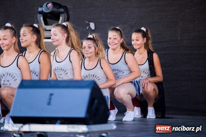 Zdjęcie w galerii na portalu naszraciborz.pl: Pożegnanie lata z MDK na raciborskim rynku wiadomości z regionu