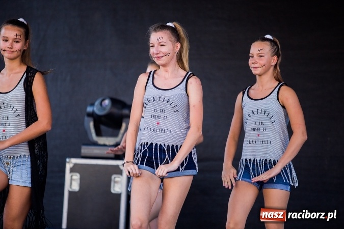 Zdjęcie w galerii na portalu naszraciborz.pl: Pożegnanie lata z MDK na raciborskim rynku wiadomości z regionu