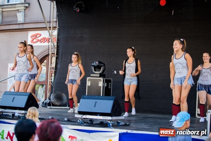 Zdjęcie w galerii na portalu naszraciborz.pl: Pożegnanie lata z MDK na raciborskim rynku wiadomości z regionu