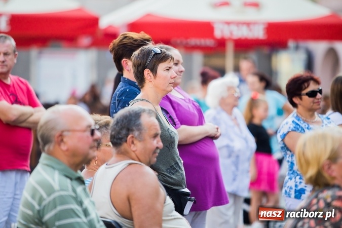 Zdjęcie w galerii na portalu naszraciborz.pl: Pożegnanie lata z MDK na raciborskim rynku wiadomości z regionu