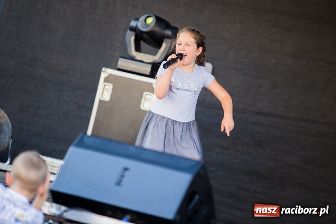 Zdjęcie w galerii na portalu naszraciborz.pl: Pożegnanie lata z MDK na raciborskim rynku wiadomości z regionu