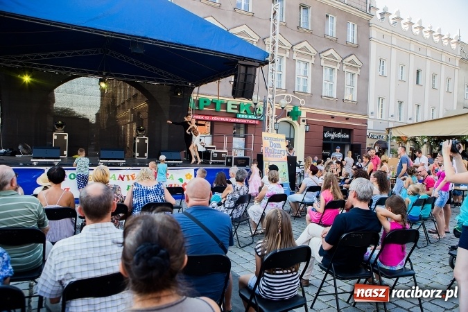 Zdjęcie w galerii na portalu naszraciborz.pl: Pożegnanie lata z MDK na raciborskim rynku wiadomości z regionu