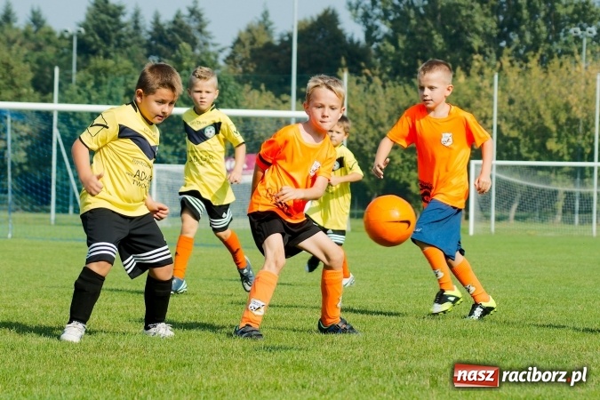 Zdjęcie w galerii na portalu naszraciborz.pl: Żaki Rafako i Tworkowa zainaugurowały sezon wiadomości z regionu