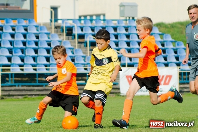 Zdjęcie w galerii na portalu naszraciborz.pl: Żaki Rafako i Tworkowa zainaugurowały sezon wiadomości z regionu