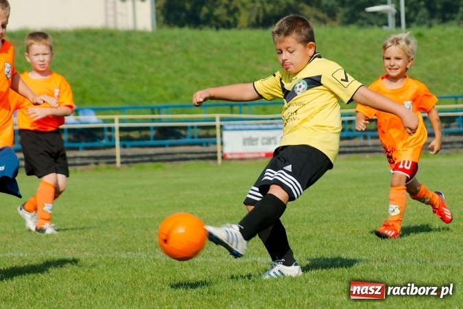 Zdjęcie w galerii na portalu naszraciborz.pl: Żaki Rafako i Tworkowa zainaugurowały sezon wiadomości z regionu