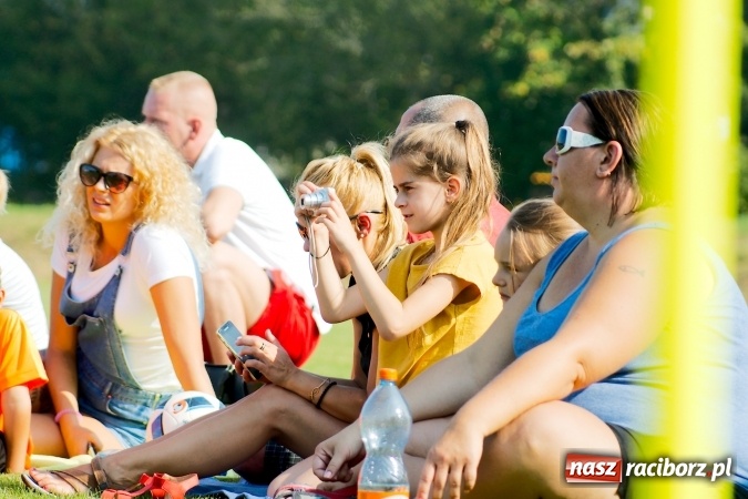Zdjęcie w galerii na portalu naszraciborz.pl: Żaki Rafako i Tworkowa zainaugurowały sezon wiadomości z regionu