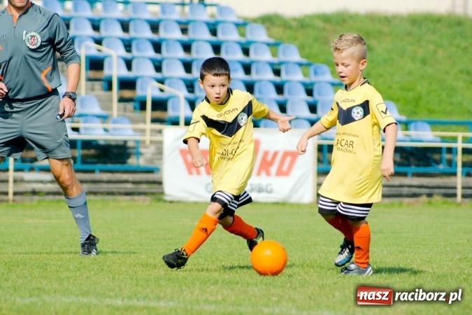 Zdjęcie w galerii na portalu naszraciborz.pl: Żaki Rafako i Tworkowa zainaugurowały sezon wiadomości z regionu