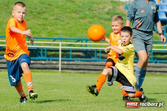 Zdjęcie w galerii na portalu naszraciborz.pl: Żaki Rafako i Tworkowa zainaugurowały sezon wiadomości z regionu