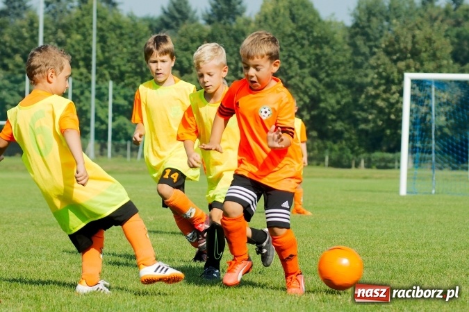 Zdjęcie w galerii na portalu naszraciborz.pl: Żaki Rafako i Tworkowa zainaugurowały sezon wiadomości z regionu