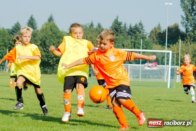 Zdjęcie w galerii na portalu naszraciborz.pl: Żaki Rafako i Tworkowa zainaugurowały sezon wiadomości z regionu