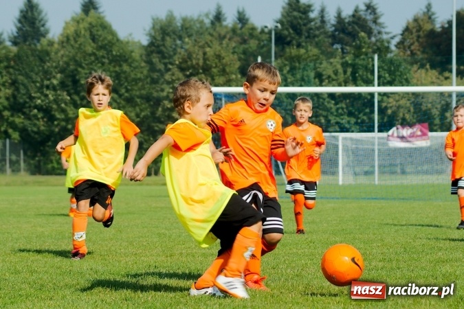 Zdjęcie w galerii na portalu naszraciborz.pl: Żaki Rafako i Tworkowa zainaugurowały sezon wiadomości z regionu