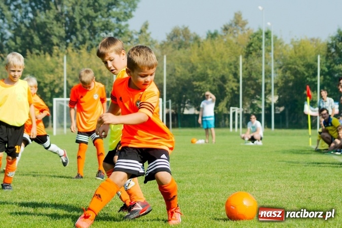 Zdjęcie w galerii na portalu naszraciborz.pl: Żaki Rafako i Tworkowa zainaugurowały sezon wiadomości z regionu