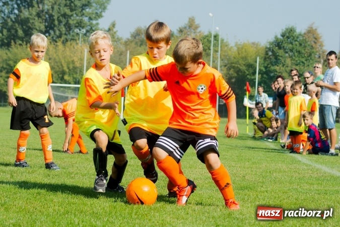 Zdjęcie w galerii na portalu naszraciborz.pl: Żaki Rafako i Tworkowa zainaugurowały sezon wiadomości z regionu