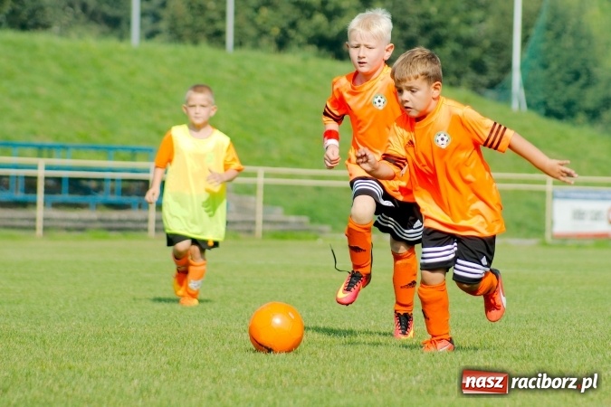 Zdjęcie w galerii na portalu naszraciborz.pl: Żaki Rafako i Tworkowa zainaugurowały sezon wiadomości z regionu