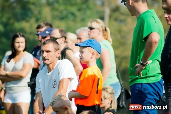 Zdjęcie w galerii na portalu naszraciborz.pl: Żaki Rafako i Tworkowa zainaugurowały sezon wiadomości z regionu