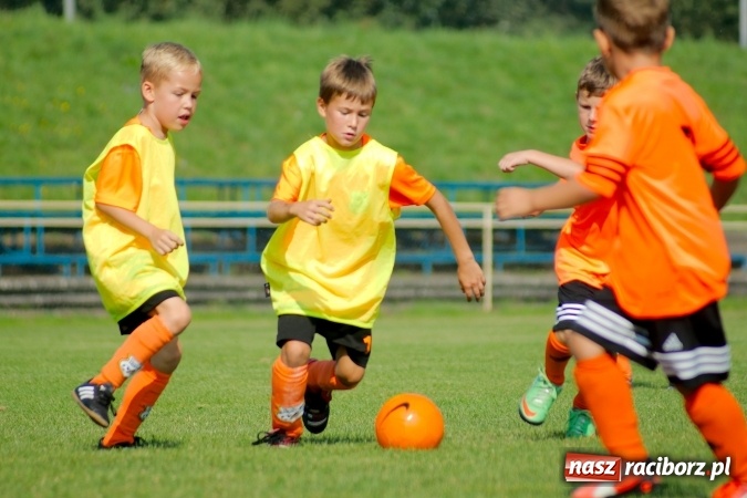 Zdjęcie w galerii na portalu naszraciborz.pl: Żaki Rafako i Tworkowa zainaugurowały sezon wiadomości z regionu