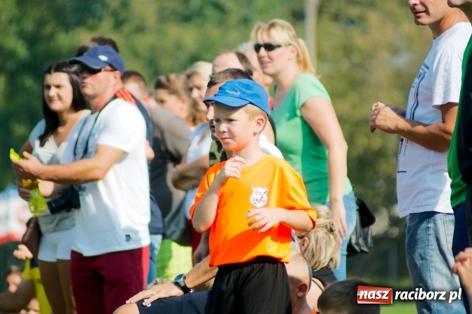 Zdjęcie w galerii na portalu naszraciborz.pl: Żaki Rafako i Tworkowa zainaugurowały sezon wiadomości z regionu