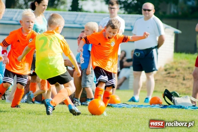 Zdjęcie w galerii na portalu naszraciborz.pl: Żaki Rafako i Tworkowa zainaugurowały sezon wiadomości z regionu
