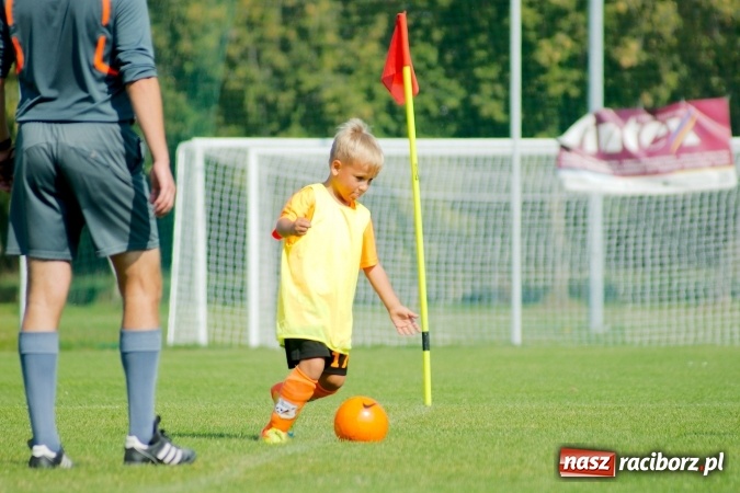 Zdjęcie w galerii na portalu naszraciborz.pl: Żaki Rafako i Tworkowa zainaugurowały sezon wiadomości z regionu
