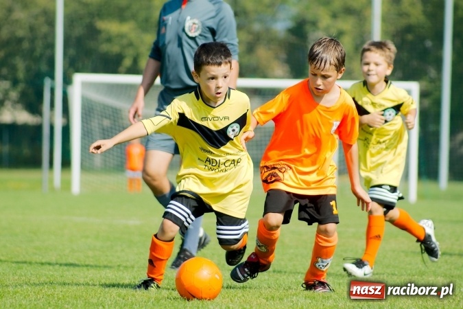 Zdjęcie w galerii na portalu naszraciborz.pl: Żaki Rafako i Tworkowa zainaugurowały sezon wiadomości z regionu