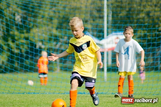 Zdjęcie w galerii na portalu naszraciborz.pl: Żaki Rafako i Tworkowa zainaugurowały sezon wiadomości z regionu