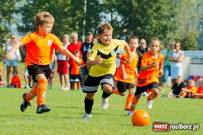 Zdjęcie w galerii na portalu naszraciborz.pl: Żaki Rafako i Tworkowa zainaugurowały sezon wiadomości z regionu