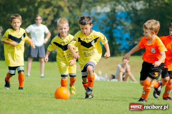 Zdjęcie w galerii na portalu naszraciborz.pl: Żaki Rafako i Tworkowa zainaugurowały sezon wiadomości z regionu