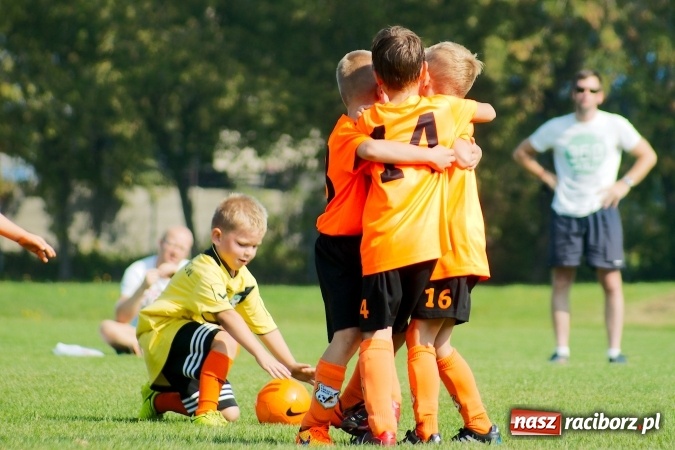 Zdjęcie w galerii na portalu naszraciborz.pl: Żaki Rafako i Tworkowa zainaugurowały sezon wiadomości z regionu