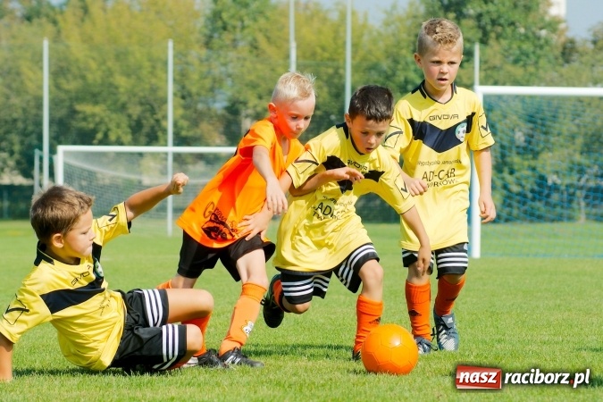 Zdjęcie w galerii na portalu naszraciborz.pl: Żaki Rafako i Tworkowa zainaugurowały sezon wiadomości z regionu