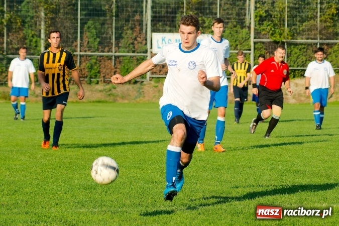 Zdjęcie w galerii na portalu naszraciborz.pl: B klasa: Festiwal niewykorzystanych sytuacji w starciu Markowic i Gaszowic wiadomości z regionu