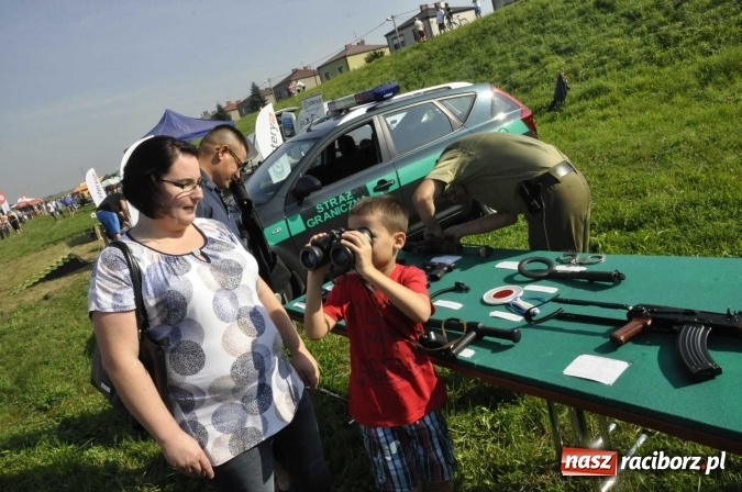 Zdjęcie w galerii na portalu naszraciborz.pl: Air Show nad Ulgą. Z planu filmowego Dywizjon 303 nad raciborskie niebo wiadomości z regionu