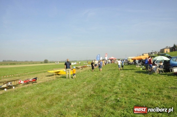 Zdjęcie w galerii na portalu naszraciborz.pl: Air Show nad Ulgą. Z planu filmowego Dywizjon 303 nad raciborskie niebo wiadomości z regionu