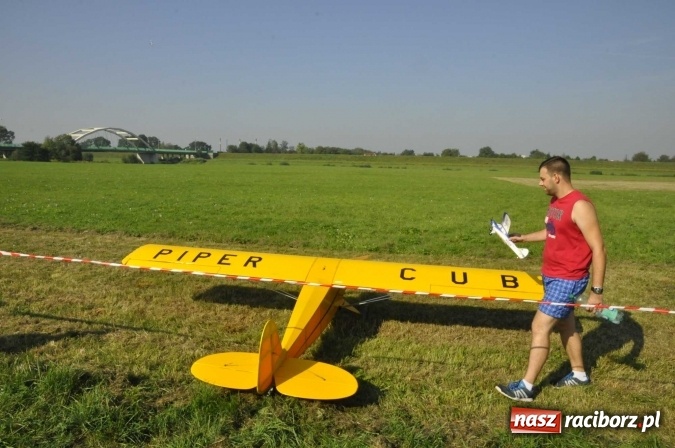 Zdjęcie w galerii na portalu naszraciborz.pl: Air Show nad Ulgą. Z planu filmowego Dywizjon 303 nad raciborskie niebo wiadomości z regionu