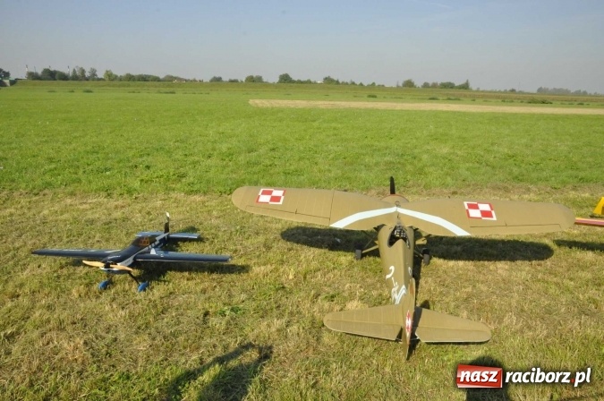 Zdjęcie w galerii na portalu naszraciborz.pl: Air Show nad Ulgą. Z planu filmowego Dywizjon 303 nad raciborskie niebo wiadomości z regionu