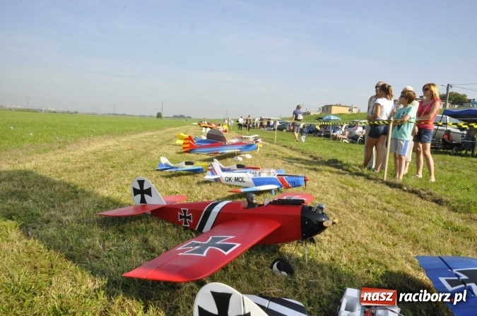 Zdjęcie w galerii na portalu naszraciborz.pl: Air Show nad Ulgą. Z planu filmowego Dywizjon 303 nad raciborskie niebo wiadomości z regionu