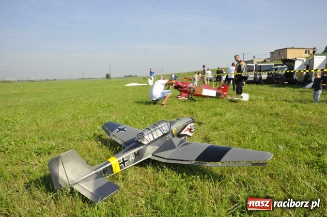 Zdjęcie w galerii na portalu naszraciborz.pl: Air Show nad Ulgą. Z planu filmowego Dywizjon 303 nad raciborskie niebo wiadomości z regionu