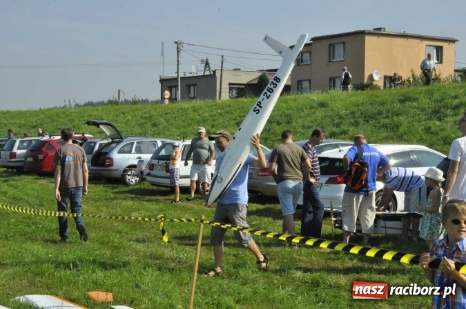 Zdjęcie w galerii na portalu naszraciborz.pl: Air Show nad Ulgą. Z planu filmowego Dywizjon 303 nad raciborskie niebo wiadomości z regionu