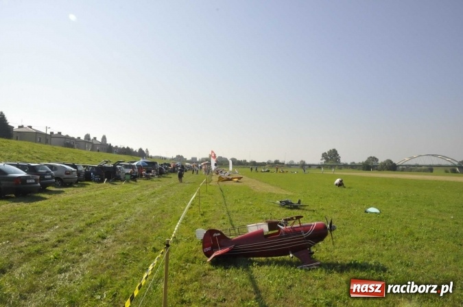 Zdjęcie w galerii na portalu naszraciborz.pl: Air Show nad Ulgą. Z planu filmowego Dywizjon 303 nad raciborskie niebo wiadomości z regionu