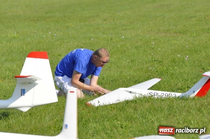 Zdjęcie w galerii na portalu naszraciborz.pl: Air Show nad Ulgą. Z planu filmowego Dywizjon 303 nad raciborskie niebo wiadomości z regionu